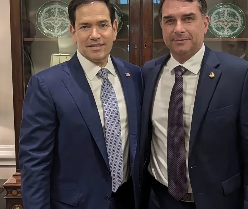Marco Rubio teria articulado saída de Flávio Bolsonaro do Brasil